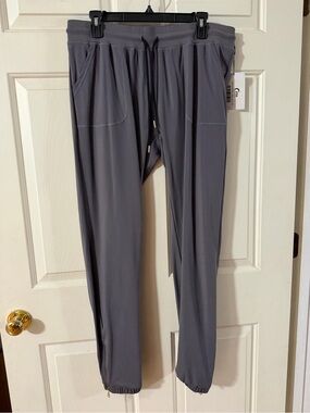 ZYIA Women”s Dark Grey Peak Zipper Joggers with Drawstring